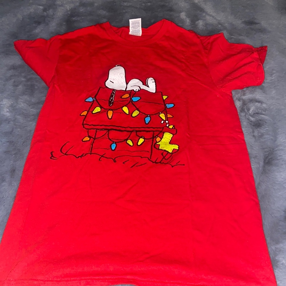 DELTA. Peanuts Snoopy fog house red Christmas short sleeve T-shirt size SM VTG